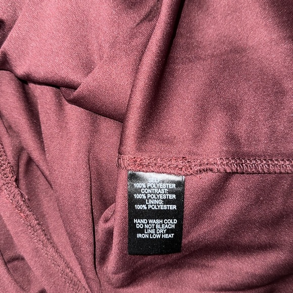 Nordstrom Lulus Skater Halter dress in burgundy. With lace top.‎ Hidden zipper. - Picture 9 of 13